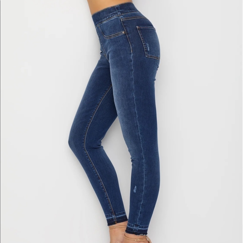 Spanx skinny lightly distressed jeans size S EUC - Picture 3 of 12